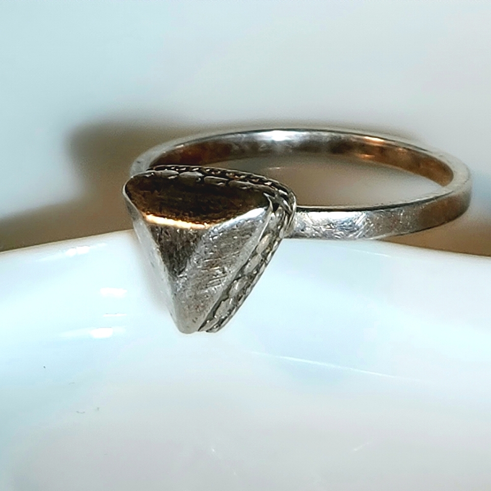 Esquisite, Triangle-Shaped Sterling Silver Ring Signed Anna Beck On The Back.